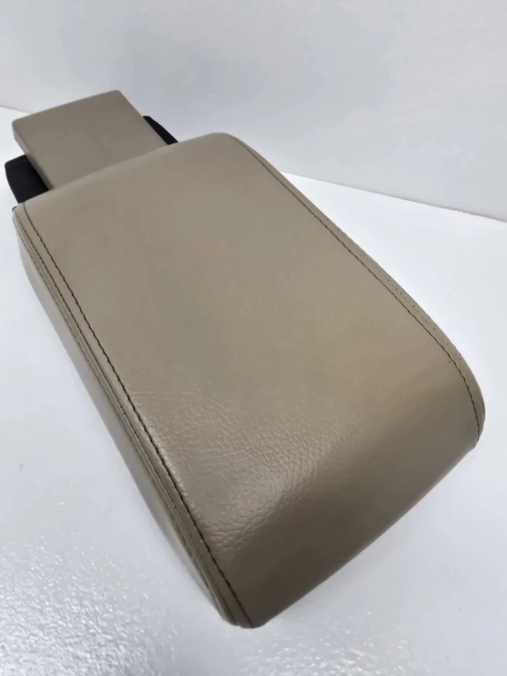 06 07 08 09 Apoyabrazos tapa consola Lincoln Zephyr, beige Foto 4 de 4