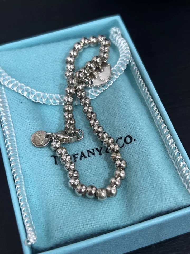 Brazalete Return to Tiffany & Co. Plata Esterlina Etiqueta Corazón y Cuentas Diamante 6.5" Foto 2 de 4