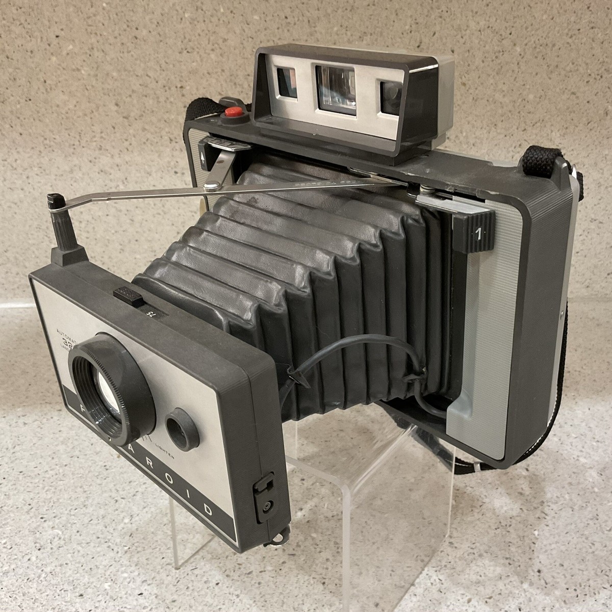 Vintage Polaroid Automatic 320 Land Camera Model 268 Flash Case