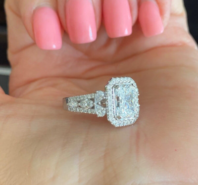 Radiant Cut Diamond IGI 2.02 Ct E-VVS2 Lab Grown Engagement Ring 14K White Gold