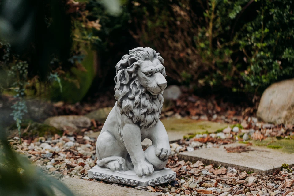 Löwen mit Kugel links Steinfigur H.47 cm Grau 21 kg Weißbeton frostsicher - Bild 2 von 4