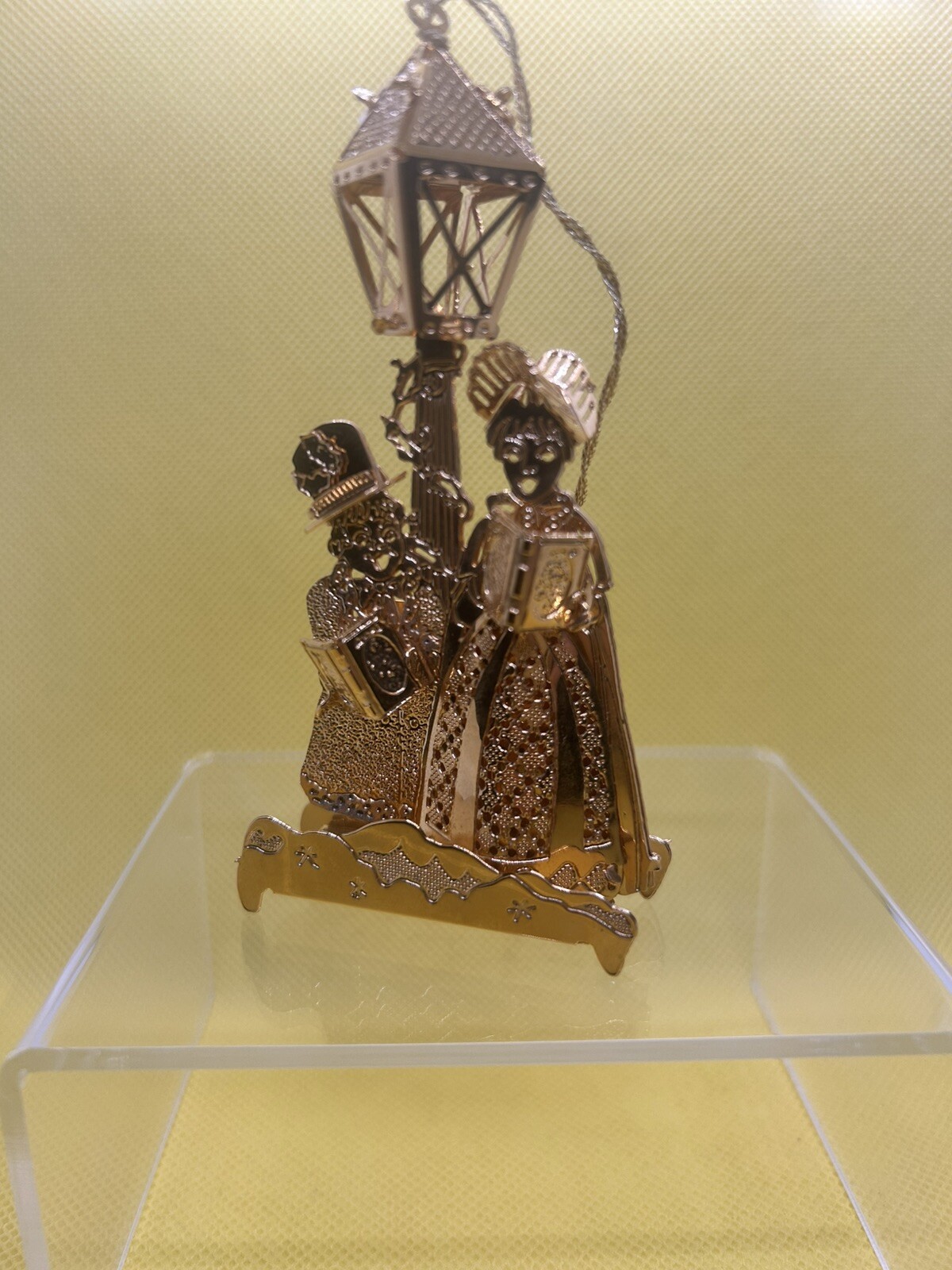 Danbury Mint Gold Christmas Ornament - Carolers 1996 - Limited Edition