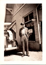 PH2373 Gas Station Attendant Man Car Auto Roadside Vintage Snapshot Photo