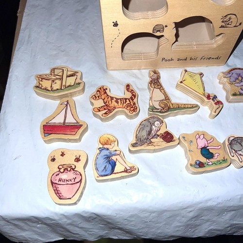 SCHYLLING Classic WINNIE THE POOH Wooden Shape Sorting Cube w/ 13 Figures Rare - Picture 11 of 12