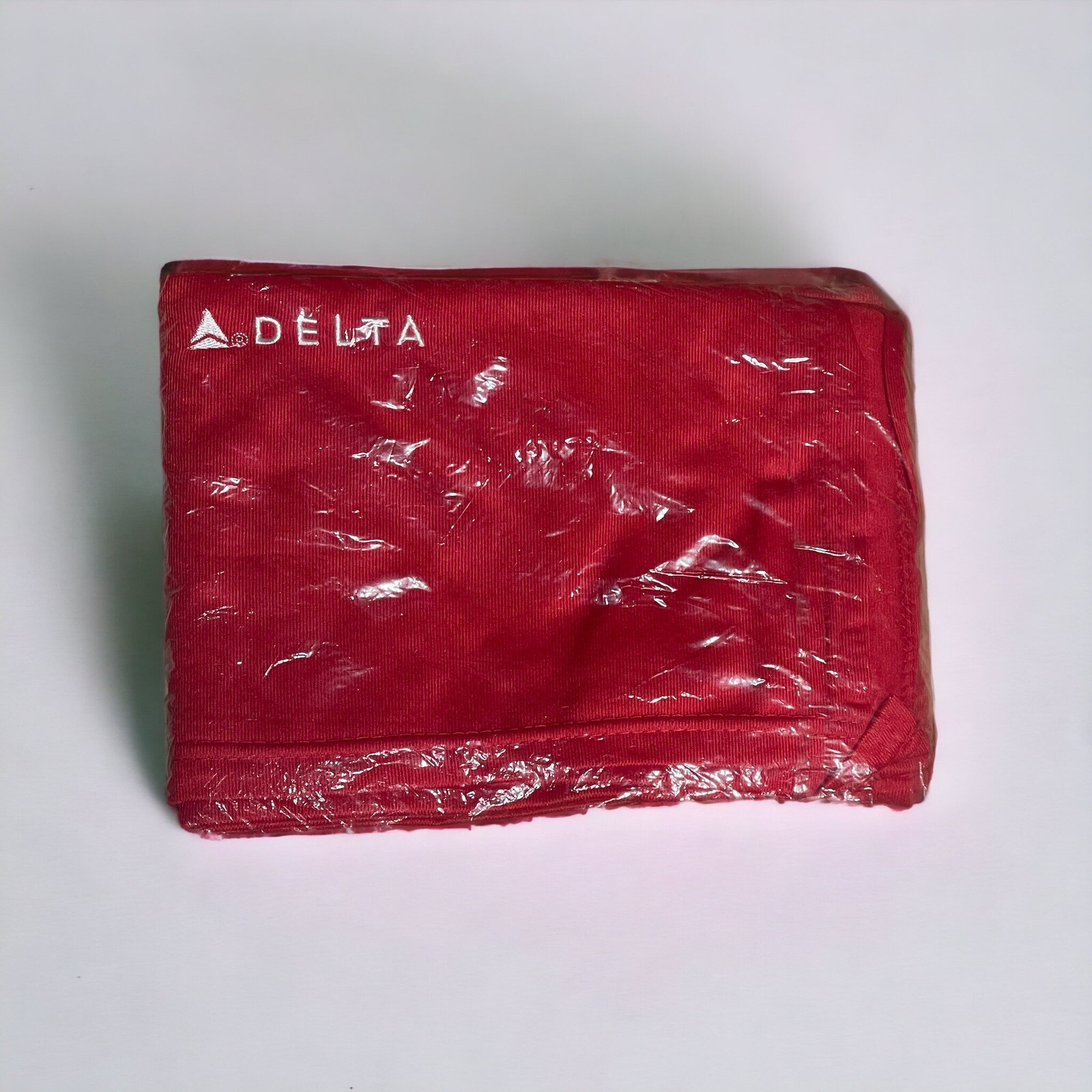 DELTA AIRLINES BLANKET RED FLEECE AIRPLANE TRAVEL BLANKET SIZE 57" X 42