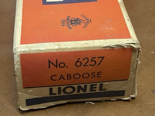 Lionel original 6257 Southern Pacific Caboose in the original box - Picture 8 of 8