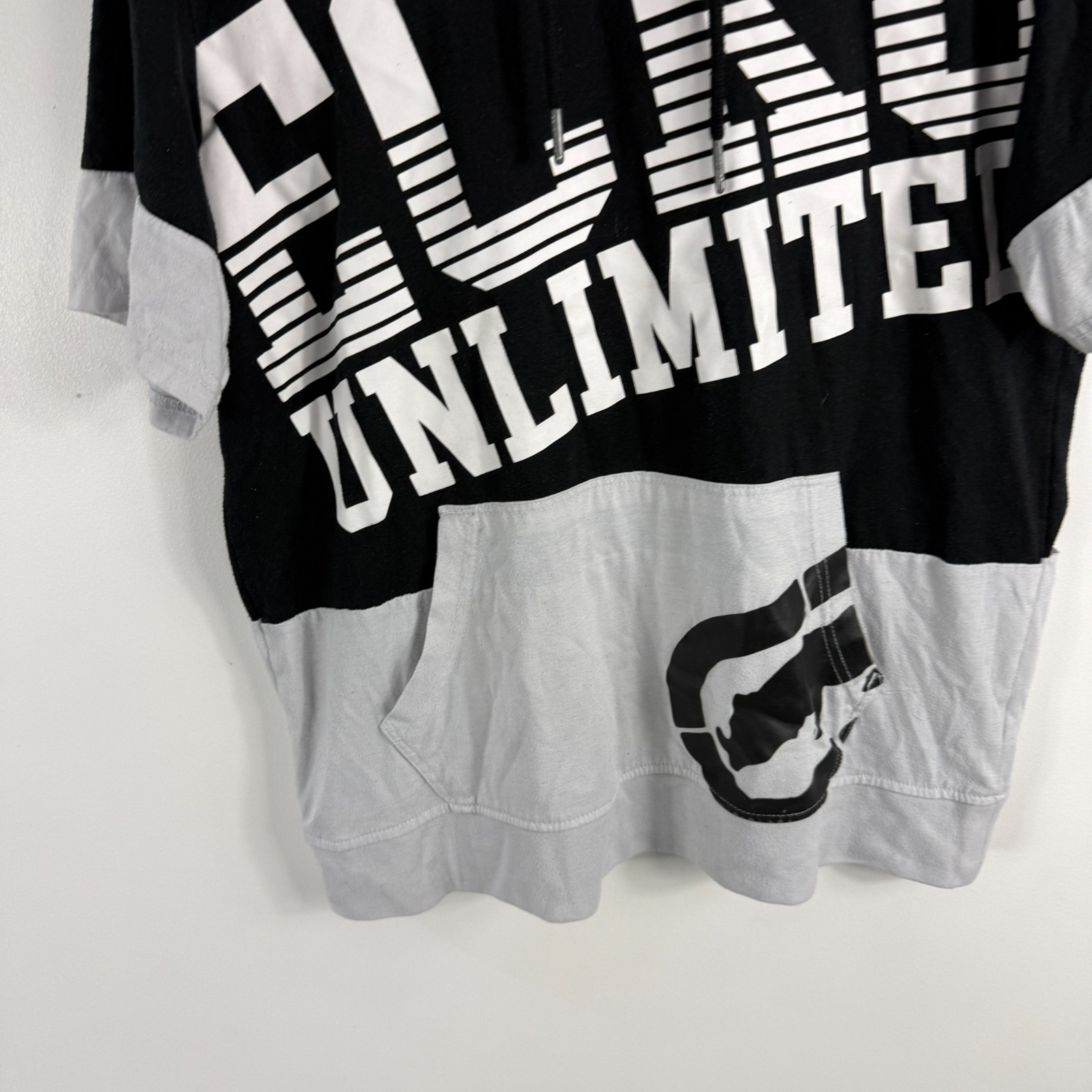 VTG Ecko Unltd 2000's Y2K Black White Rhino Medium Pullover Short Sleeve Hoodie image 3