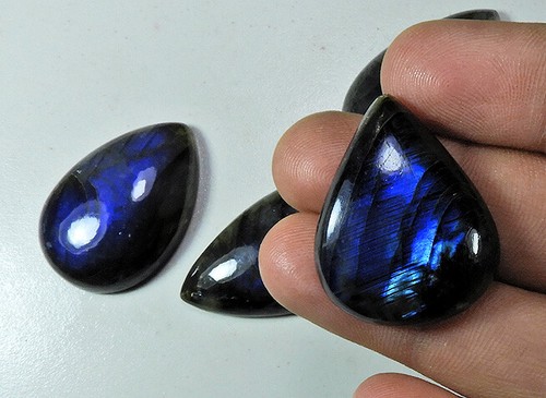 15 Pierres Précieuses Cabochon Poire - Nacre/Ormeau - 16x12 Mm - 96,5 Carats