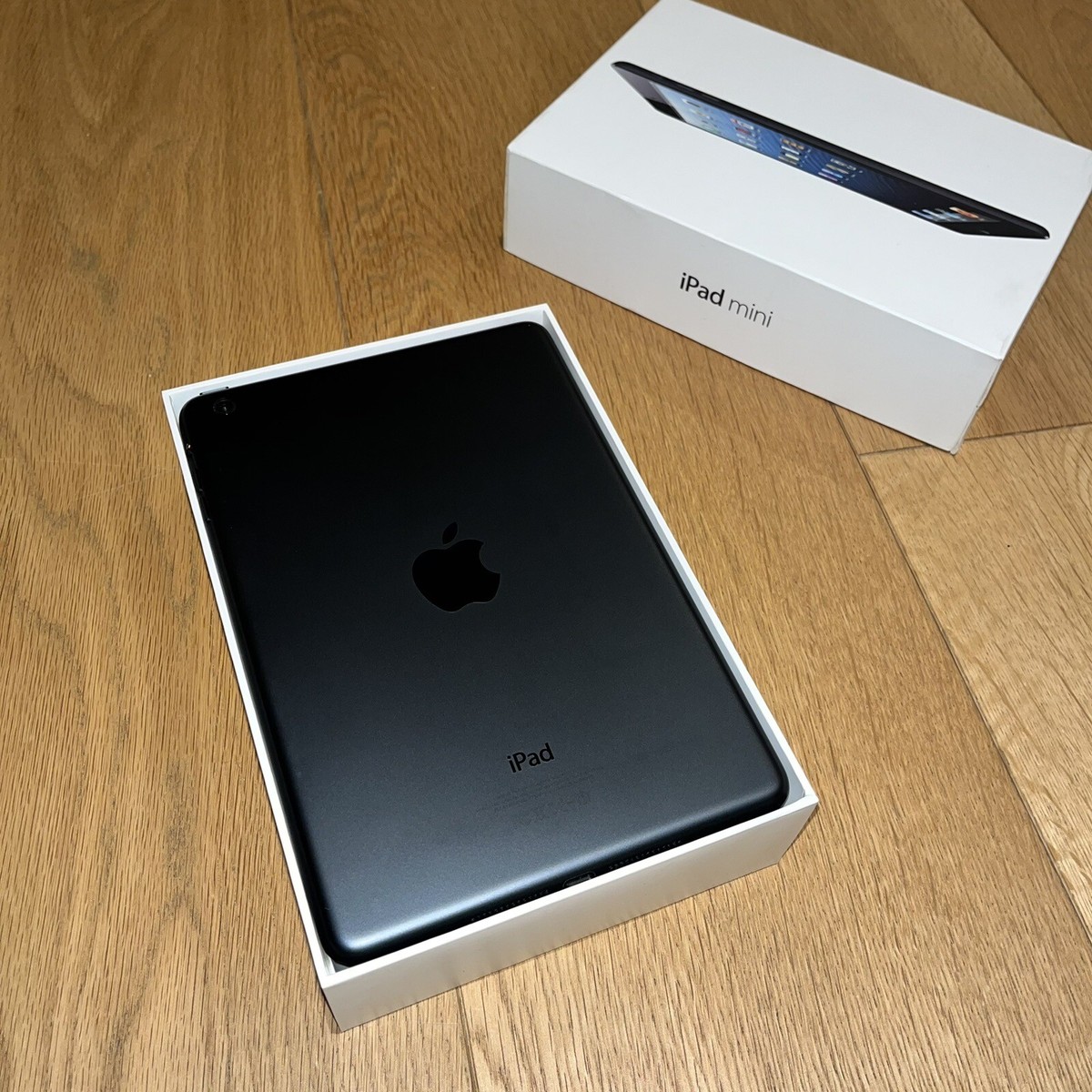 Apple iPad Mini Wi Fi Model A1432 MD528B/A 16GB Tablet - Black