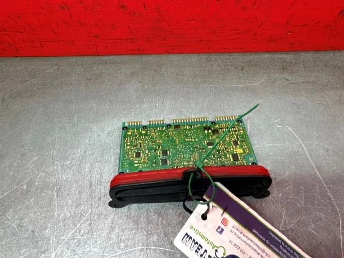 Centralina illuminazione BMW Serie 4 Cabriolet F33, F83 7409584 P22192707 - Immagine 2 di 3