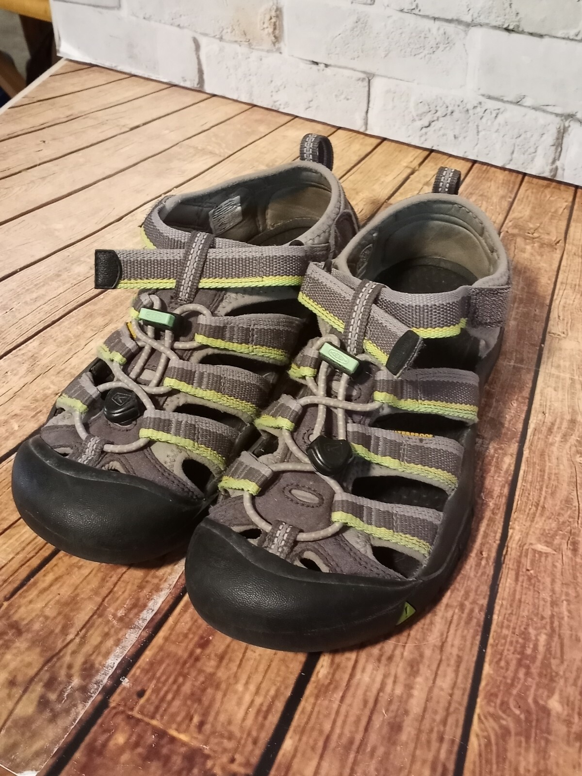 Sandali sportivi Keen Newport H2 grigio verde escursionismo acquatico (1014266) US bambino taglia 4