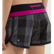 Lululemon Groovy Run Short Size 6 Raspberry Pink Black Checkered