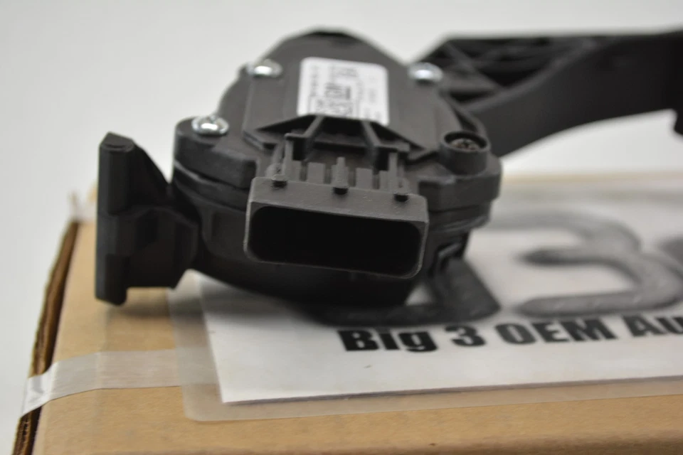 Pedal acelerador Chevrolet Volt Cruze Buick Verano ACDelco nuevo OEM 13252702 Foto 3 de 4