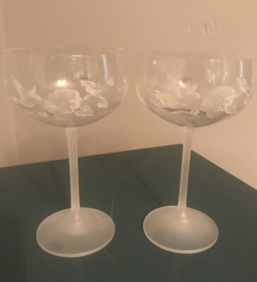 Avon Hummingbird Over 24% Full Lead Crystal Champagne Glass Set One PAIR NEW!