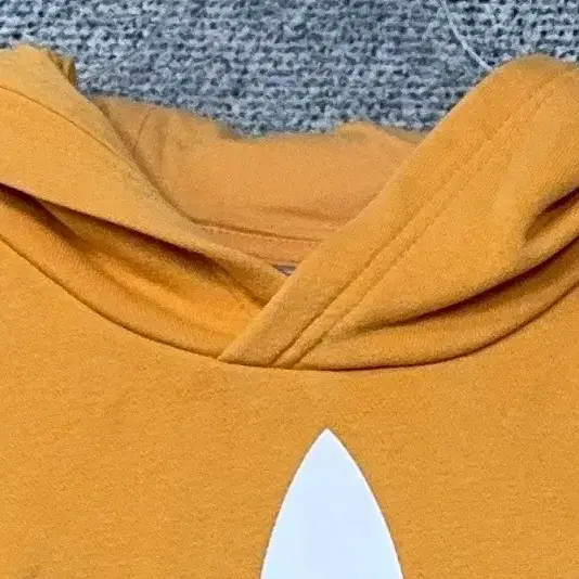 Adidas Kids Yellow Logo Hoodie 140cm Casual Sportswear thumbnail 2