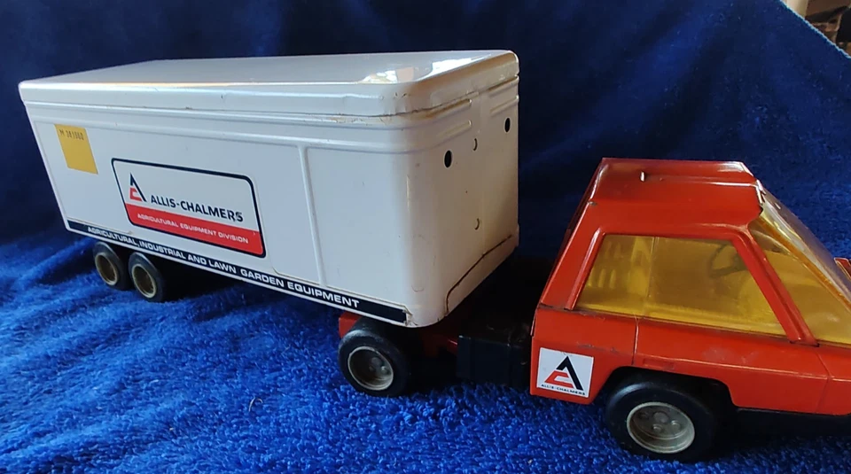 Allis Chalmers Semi Collectible - Image 2 of 4