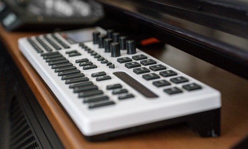Isla Instruments Kordbot; Chord Finder; Midi Controller; Top Zustand (wie neu) - Zdjęcie 5 z 5