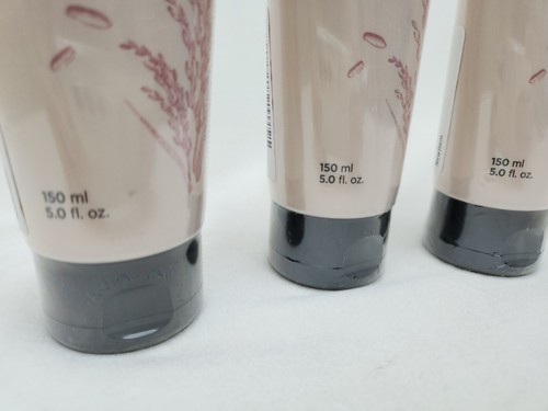Rice Water Bright Foaming Cleanser. 5.0 Fl.oz. (150mL) Lot of 3. Sealed. - Picture 2 of 6