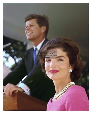 PRESIDENT JOHN F. KENNEDY & JACKIE GIVING SPEECH 8X10 PHOTO