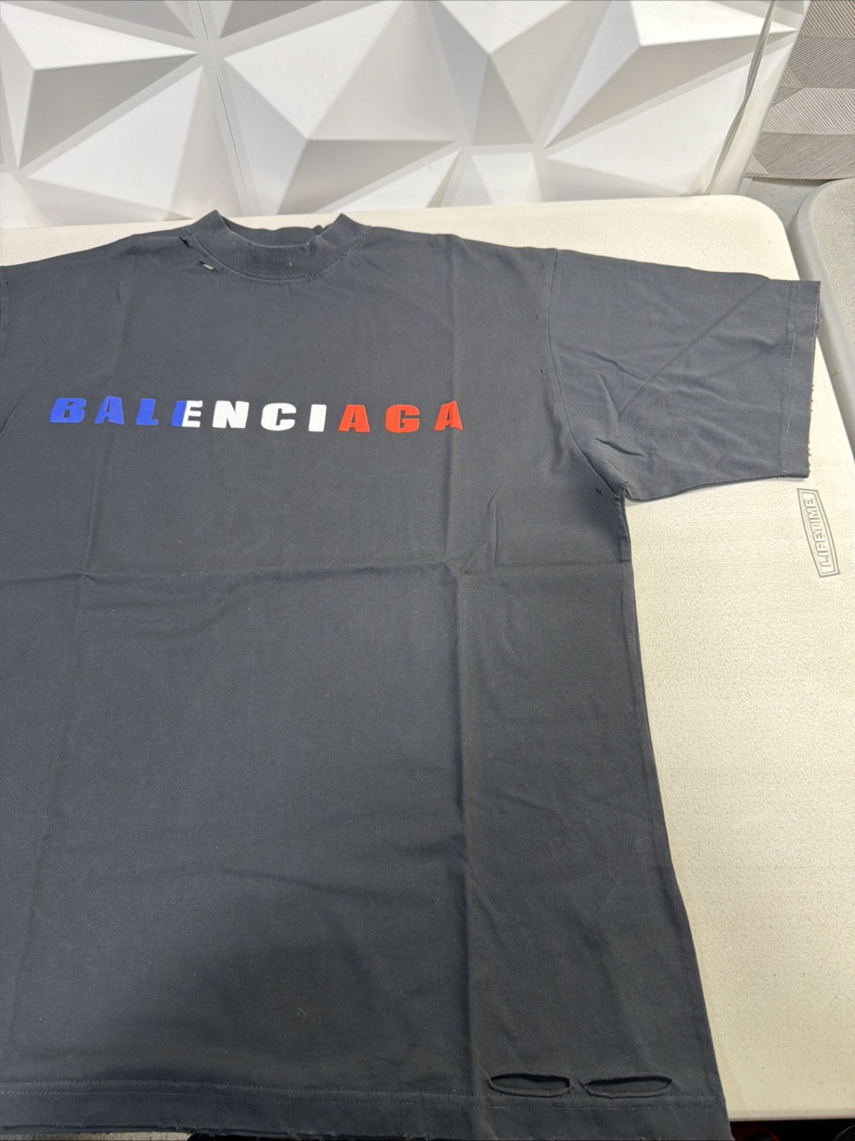 BALENCIAGA International Tshirt Distressed Size Small Unisex image 5