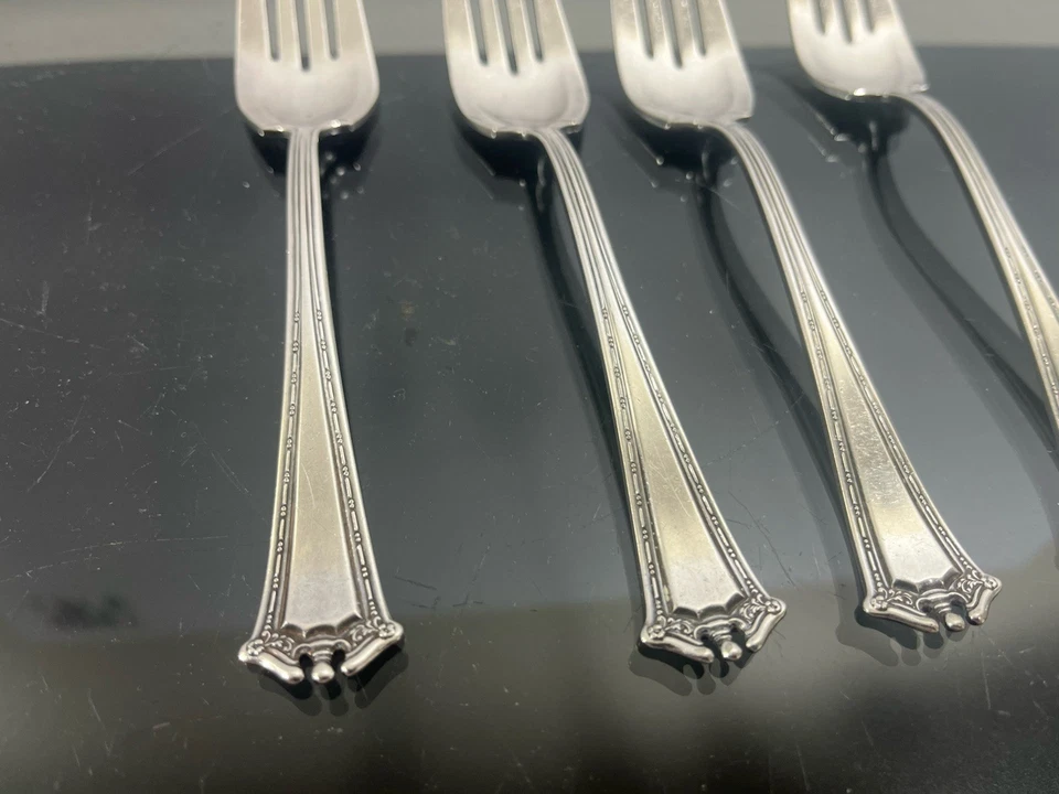Набор из 4 посеребренных салатных вилок International Continental 6 дюймов - Изображение 3 из 4