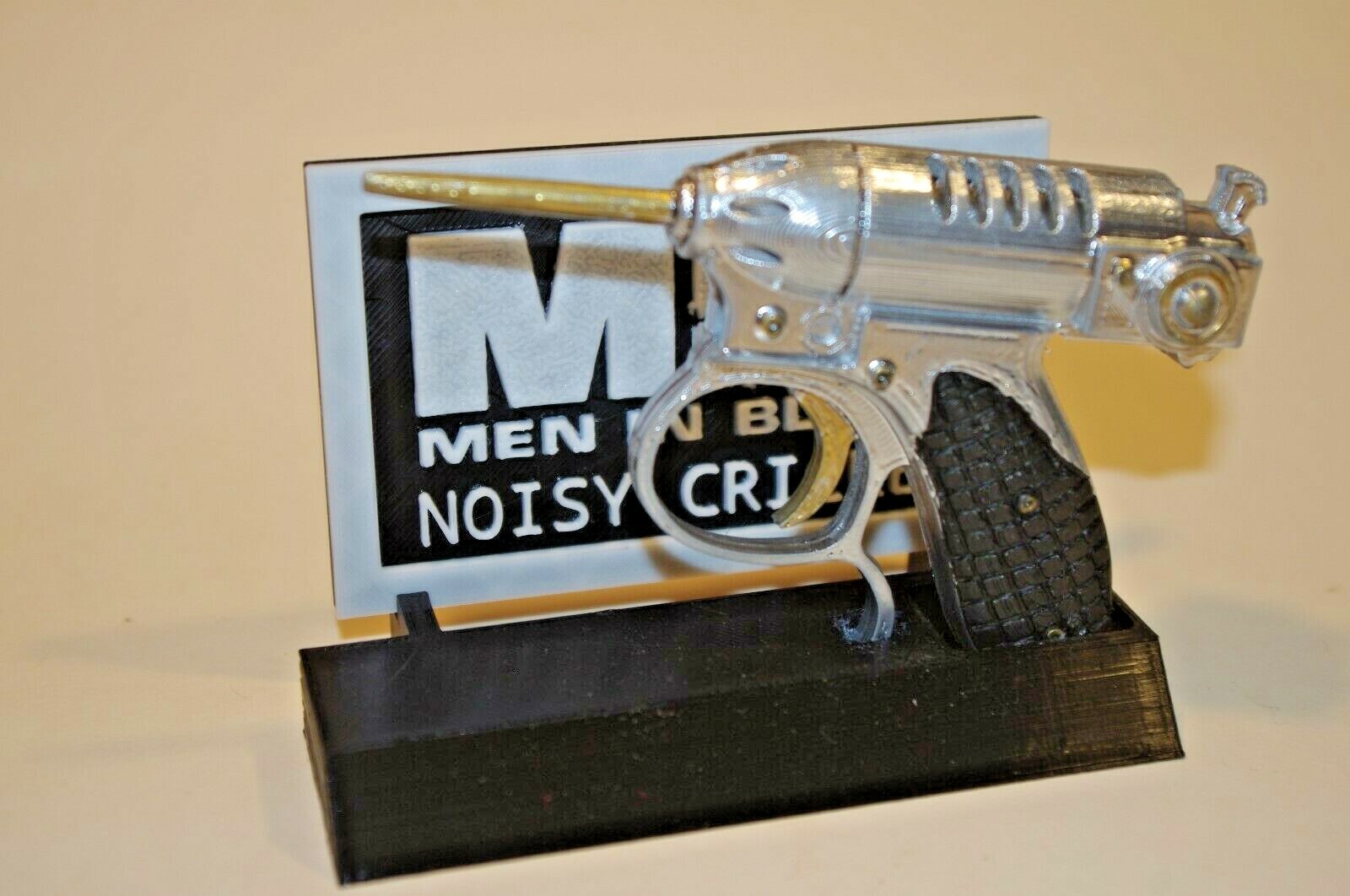 Men in Black Noisy Cricket MiB Prop Gun Cosplay With Display Stand