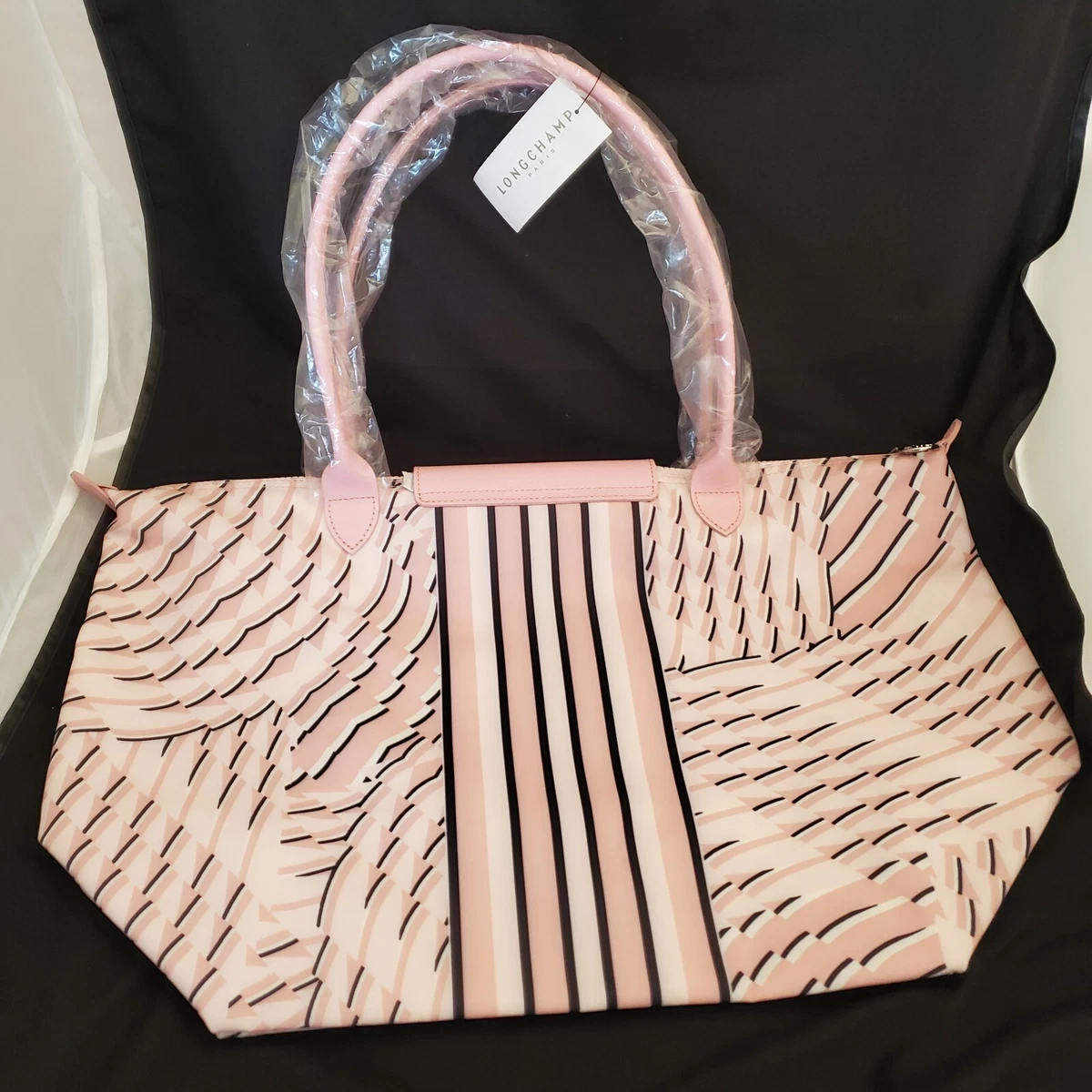 Longchamp Le Pliage medium or large? : r/handbags