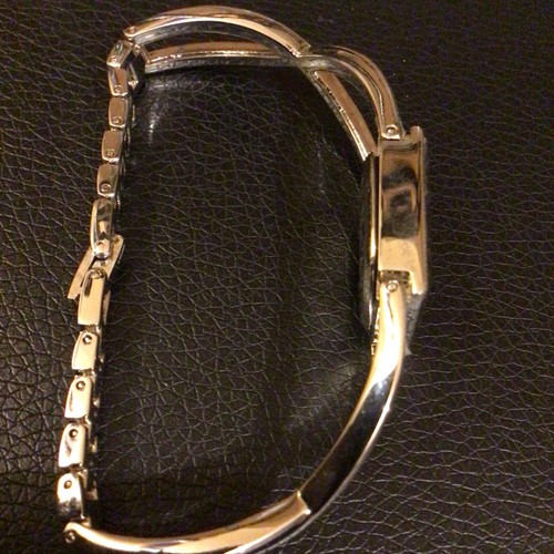 AVON Ladies Silver Tone Semi Bangle Watch VGC New Boxed & Working - Picture 6 of 6