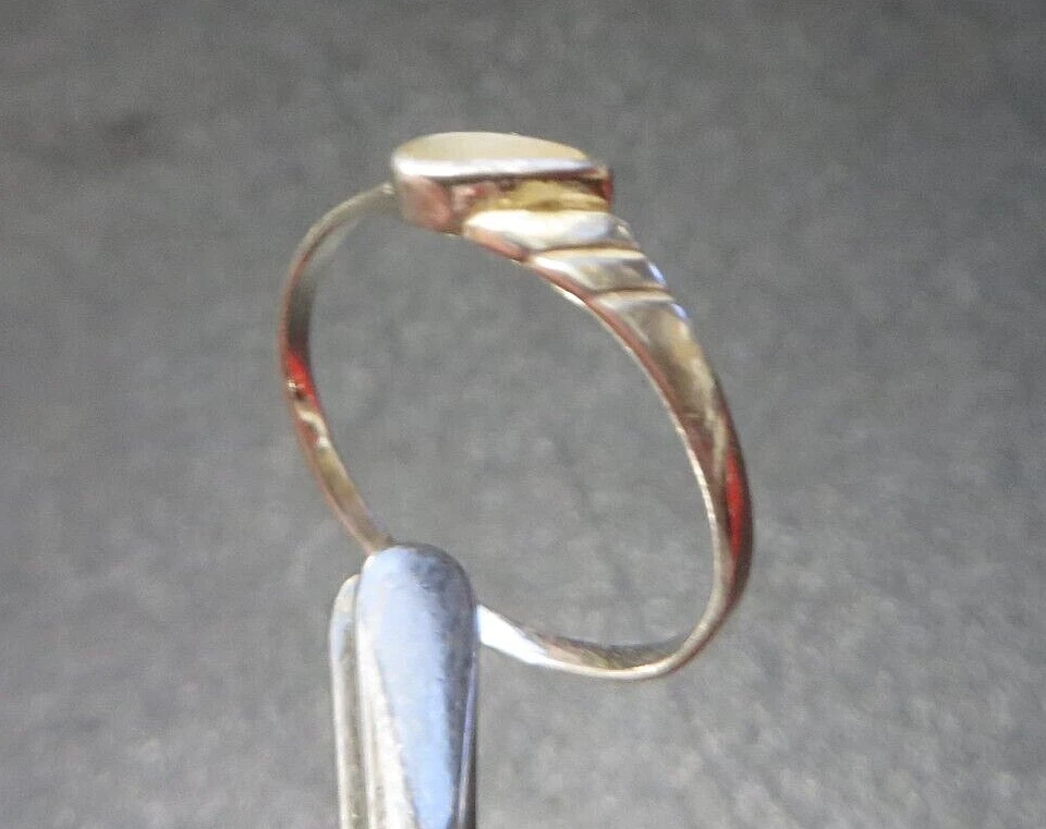 ANELLO IN ARGENTO 925 - CON GOCCIA DI CONCHIGLIA - - Immagine 2 di 4
