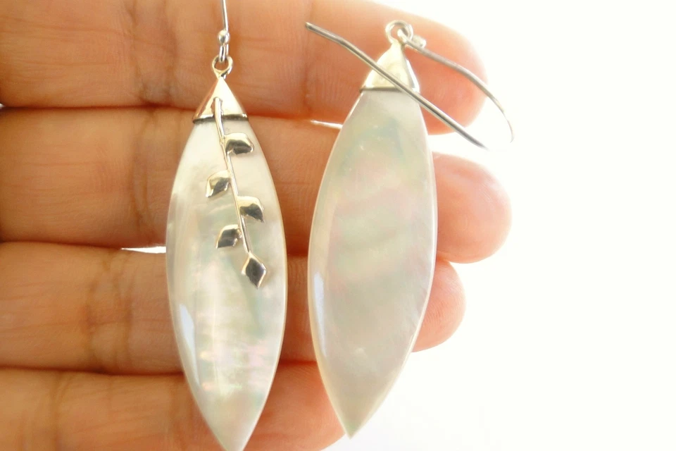 Pendientes colgantes madreperla rama de hojas plata de ley 925 Foto 3 de 3