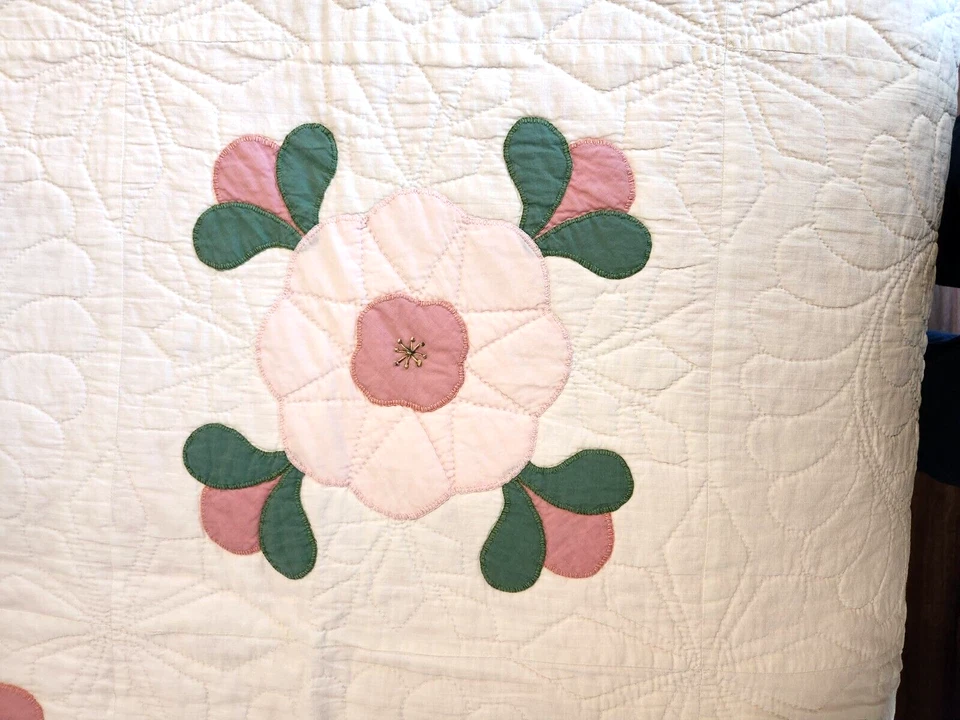 Vintage Hand Quilted Hand Appliqued Pink & Green Floral Block Quilt 78" x 77" - Image 4 of 4