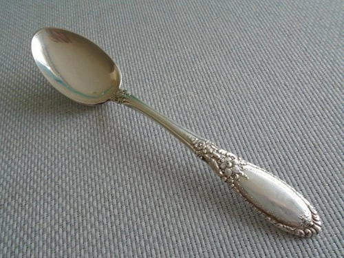 TOWLE STERLING SILVER 'OLD MIRROR' ~ 1 TEASPOON 5 7/8"  ~EXCLNT!