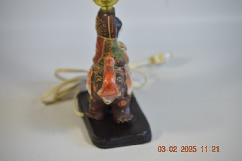 Vintage Ornate Porcelain Buddha Riding on Elephant - Small Lamp Base Works! - Picture 3 of 8