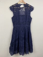 BB DAKOTA Navy Blue Size 2 “Rhianna” Open Back Lace Dress Sheath Fitted Mini A7