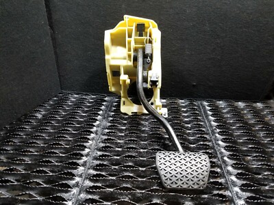 06 07 08 09 10 BMW 650i E63 BRAKE PEDAL OEM