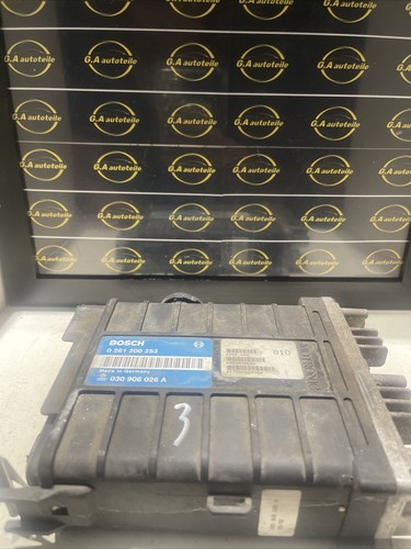 VW POLO II FL 1.8 B  ECU MOTORSTEUERGERÄT 0261200253  030906026A BOSCH