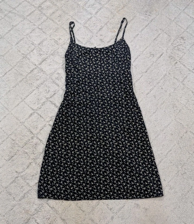 Brandy Melville Women's Floral Dresses for Women for sale | eBay Brandy Melville Women's Floral Dresses for Women for sale | eBay