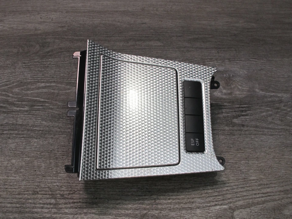 VW GOLF R32 MK5 2008 2 puertas tablero centro cenicero puerta interior moldura conjunto OEM Foto 2 de 4