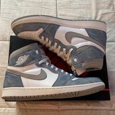 Jordan 1 Retro Hyper Royal
