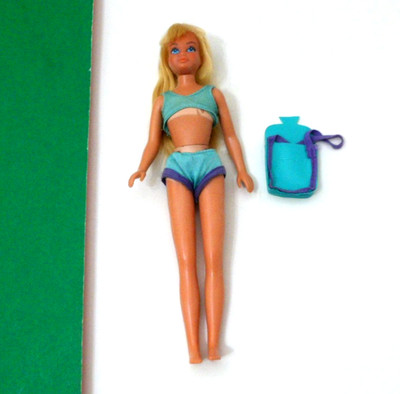 MATTEL #1069 SUN LOVIN' MALIBU SKIPPER 1978 DOLL  BEACH BAG 2 PC SWIMSUIT