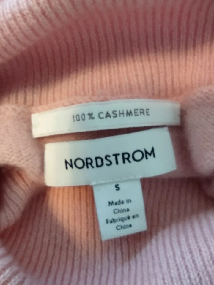 Nuevo con etiquetas Suéter de Cachemira Nordstrom Talla Pequeña Cuello Alto en Rosa Loto Nuevo Preppy Foto 3 de 4