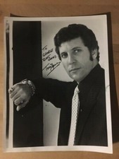 TOM JONES - hand signed / autographed 10'' x 8'' b/w photo. 