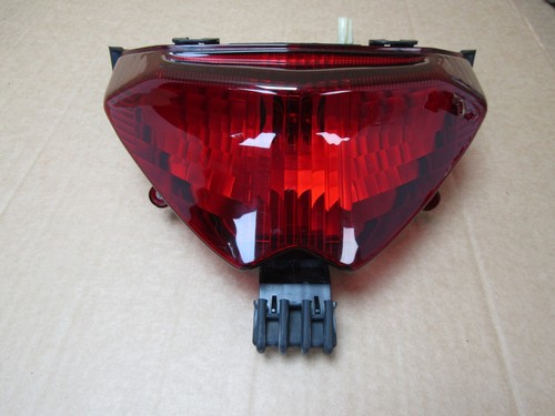 Suzuki Bandit GSF 1200 K6 2006 33,128 miles rear brake tail light (14220) - Picture 3 of 7