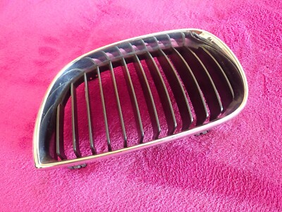  BMW 1er E87 LCI Facelift  Kühlergrill vorne L TOP ANGEBOT      70771299