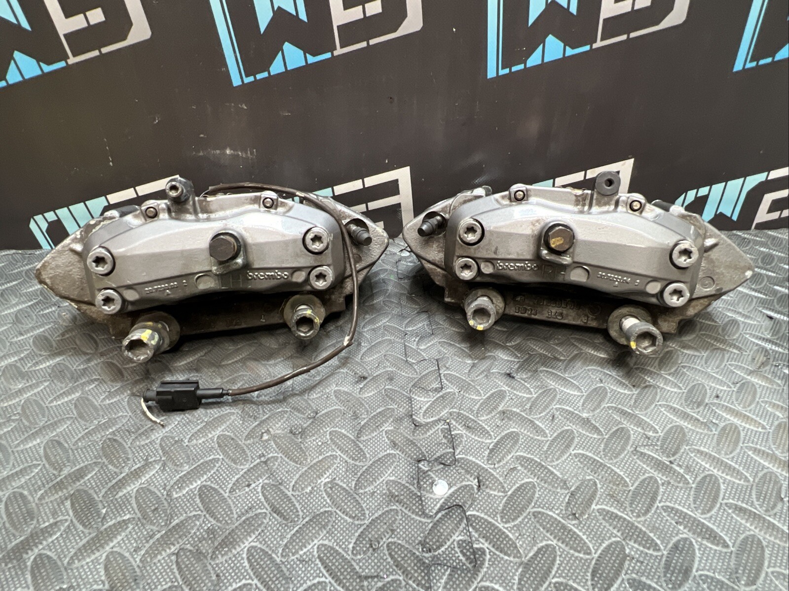 OEM 2003-2008 Maserati Quattroporte M139 Front Brembo Brake Calipers Set