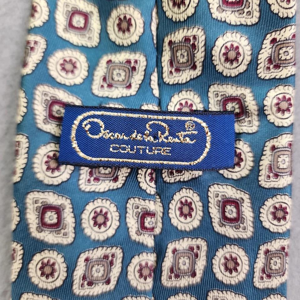 Corbata vintage Oscar De La Renta Couture para hombre medallones azules de 3,75" x 55" Foto 4 de 4