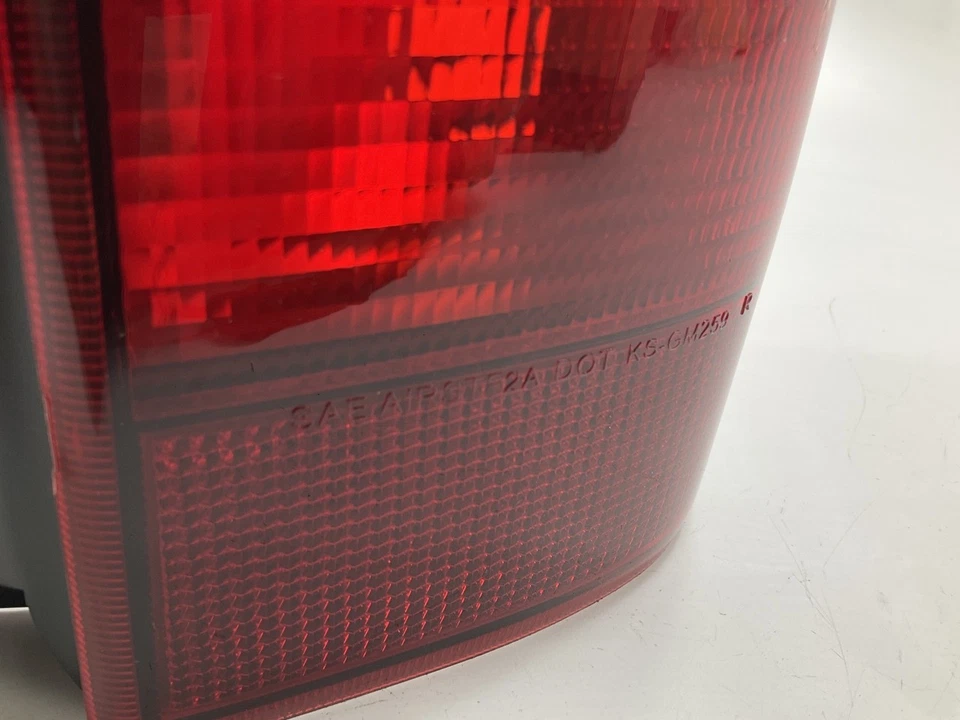 NUEVO - Lámpara de luz trasera lateral para conductor y pasajero para Pontiac Montana 1999-2005 Foto 4 de 4