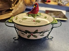 Temptations Presentable Ovenware Cardinal & Holly Casserole Dish With Lid 9oz