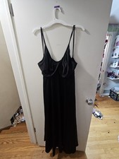 BLACK SLIP NIGHTGOWN WITH KEYHOLE BUSTLINE DETAIL PLUS SIZE