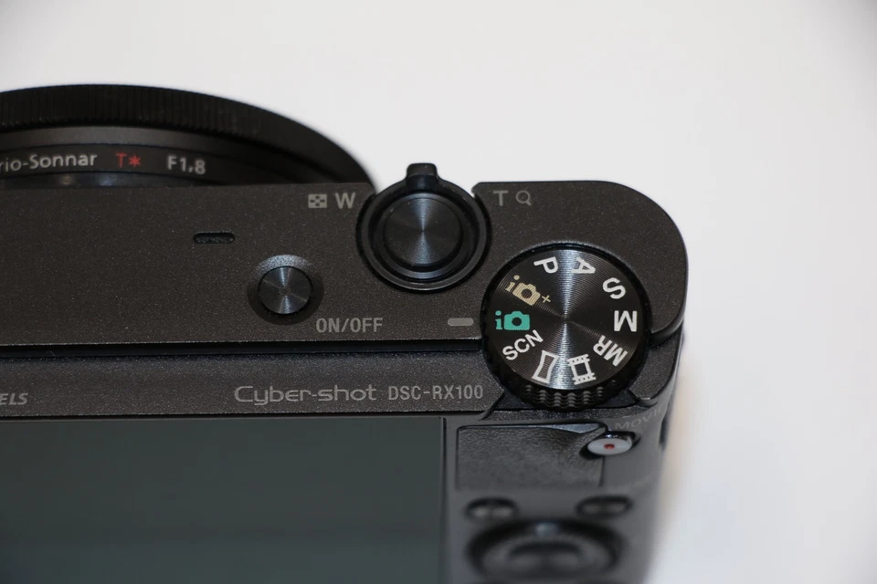 Sony Cyber-shot DSC-RX100 20.2MP Compact Digital Camera - Black - Image 4 of 4